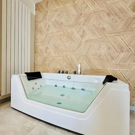 شقة D 'anjou - Jacuzzi 2 Prs - 2 Min Plages *